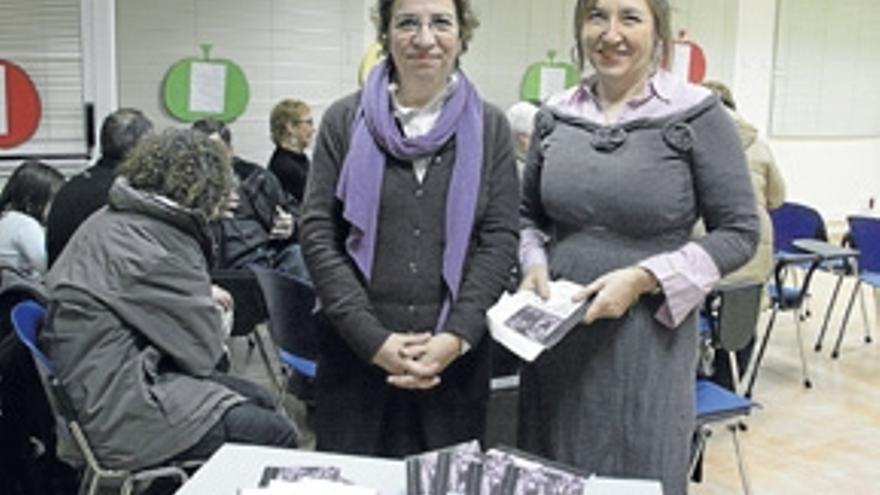 Isabel Peñarrubia, junto a Lila Thomàs.