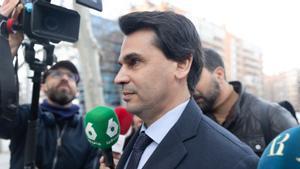 El novio de Ayuso comparece ante la jueza por fraude, pendiente del futuro de su causa