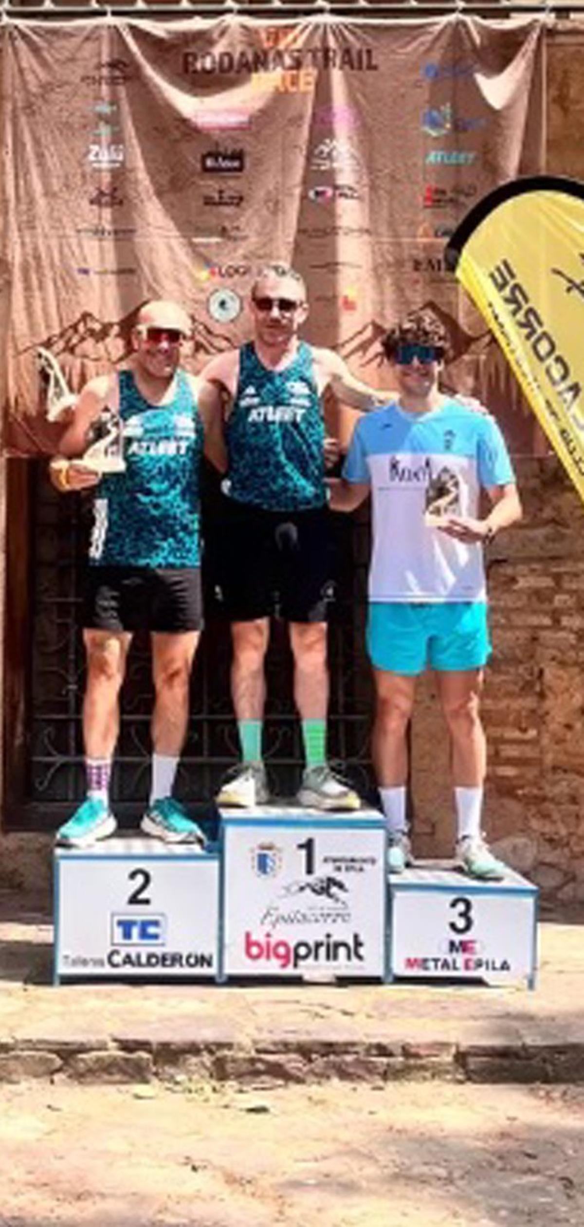 Podio de la carrera corta masculina.