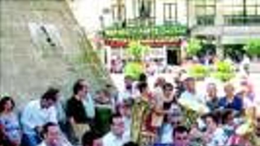 La Banda Municipal toca por San Juan en Plaza de España