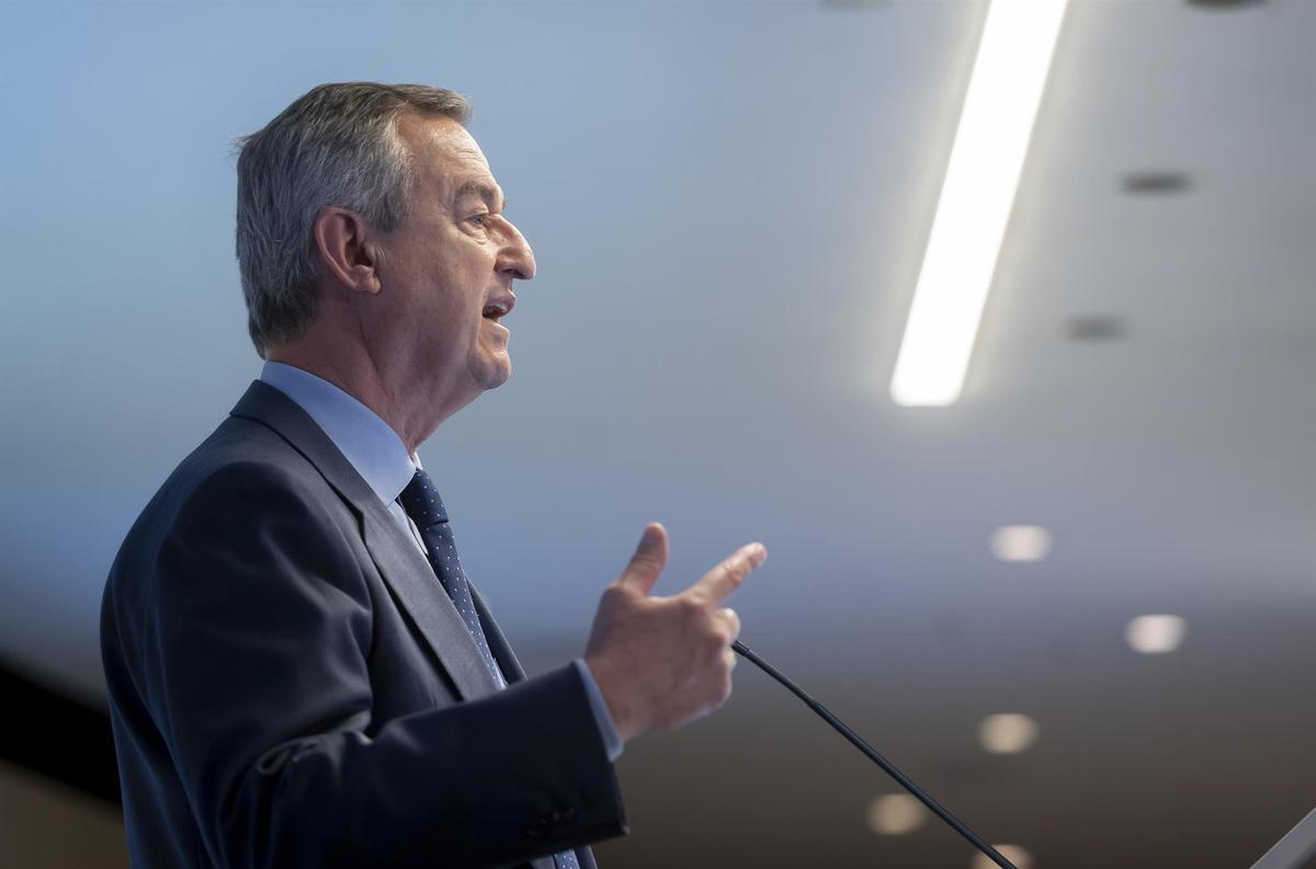El consejero delegado del Banco Sabadell, César González-Bueno, durante una rueda de prensa, en la sede del Banco Sabadell, a 13 de noviembre de 2025, en Madrid (España).