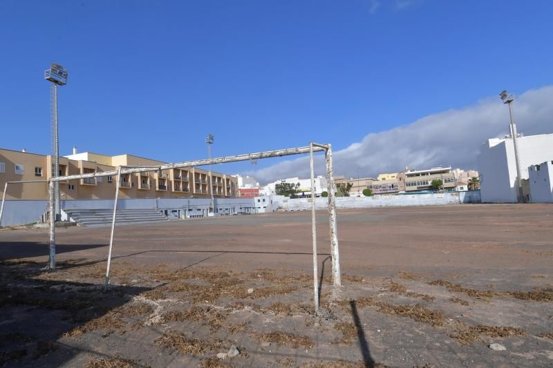Total abandono del antiguo campo de futbol del Club de Futbol Union Carrizal