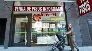 Oficina de venda de pisos a la Diagonal de Barcelona, el juny passat.