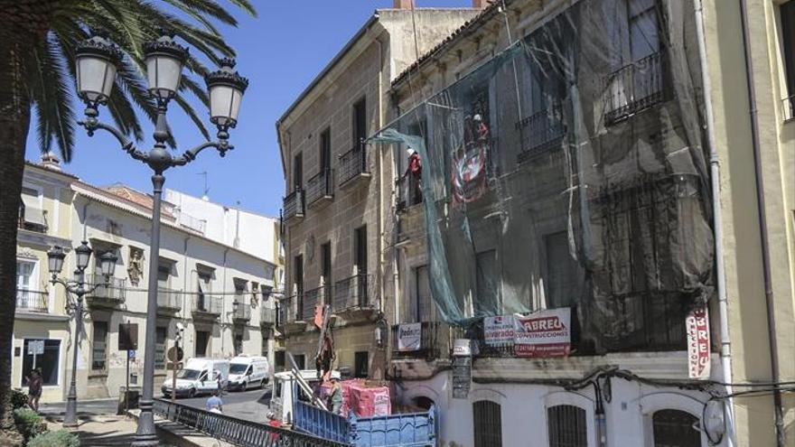 Edificios completos se suman a la fiebre de los apartamentos turísticos en Cáceres