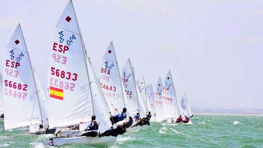 Núñez y Enríquez (barco 56833), durante la disputa del Nacional de 420 en Cádiz.