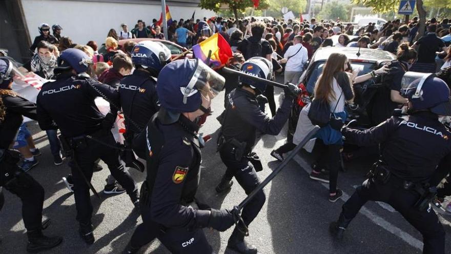 Ganemos pide abrir una investigación por la “brutalidad” policial en la huelga educativa