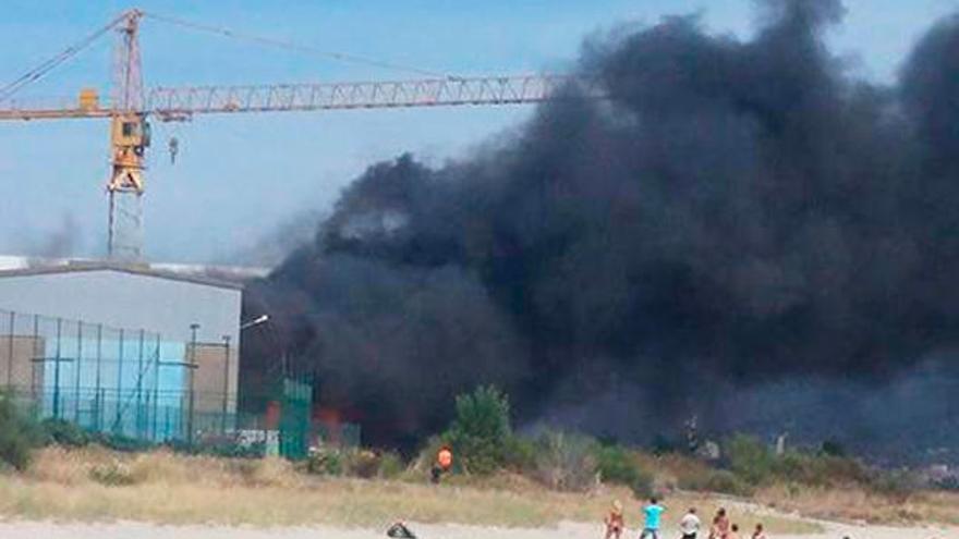 Incendio en un astillero en A Guarda // CEDIDA