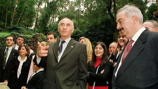 Fernando de la Rúa durante su visita a Bueu en el año 2000.