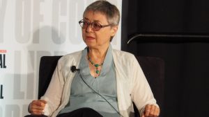 La escritora Sigrid Nunez, autora de los vulnerables.