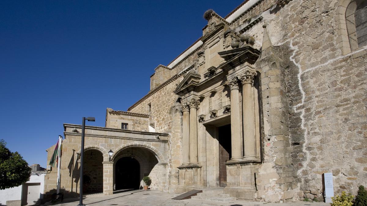 El parador más sorprendente de España: con un bar de noche en la antigua bodega del convento