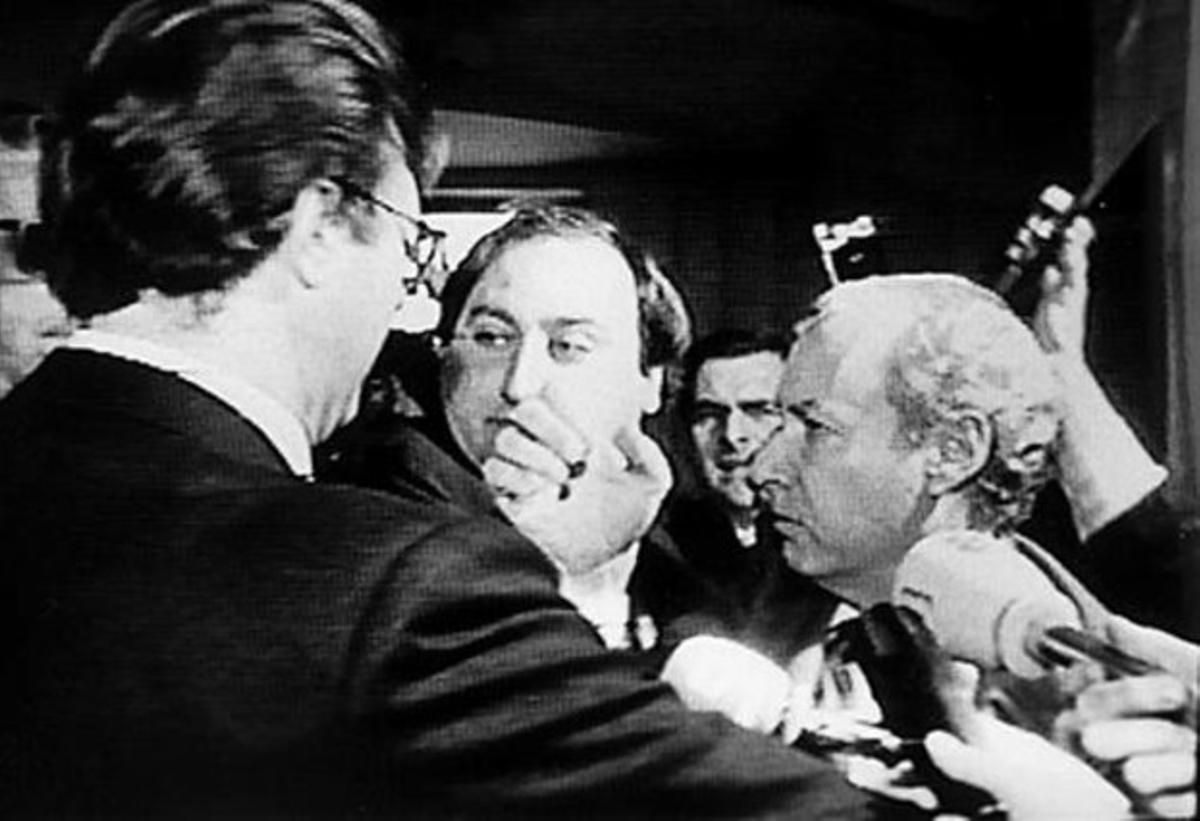 DE BODA 3 Miguel Boyer i la seva dona, Isabel Preysler, en el casament d’Ana Aznar el 2002.