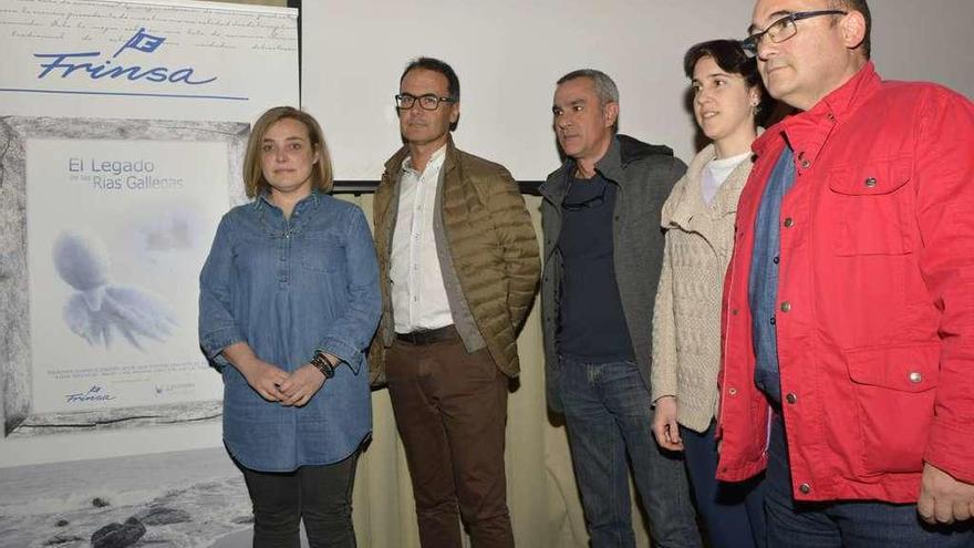 Presentación, ayer, del documental &quot;El legado de las rías galegas&quot; en el Acuario de Gijón.