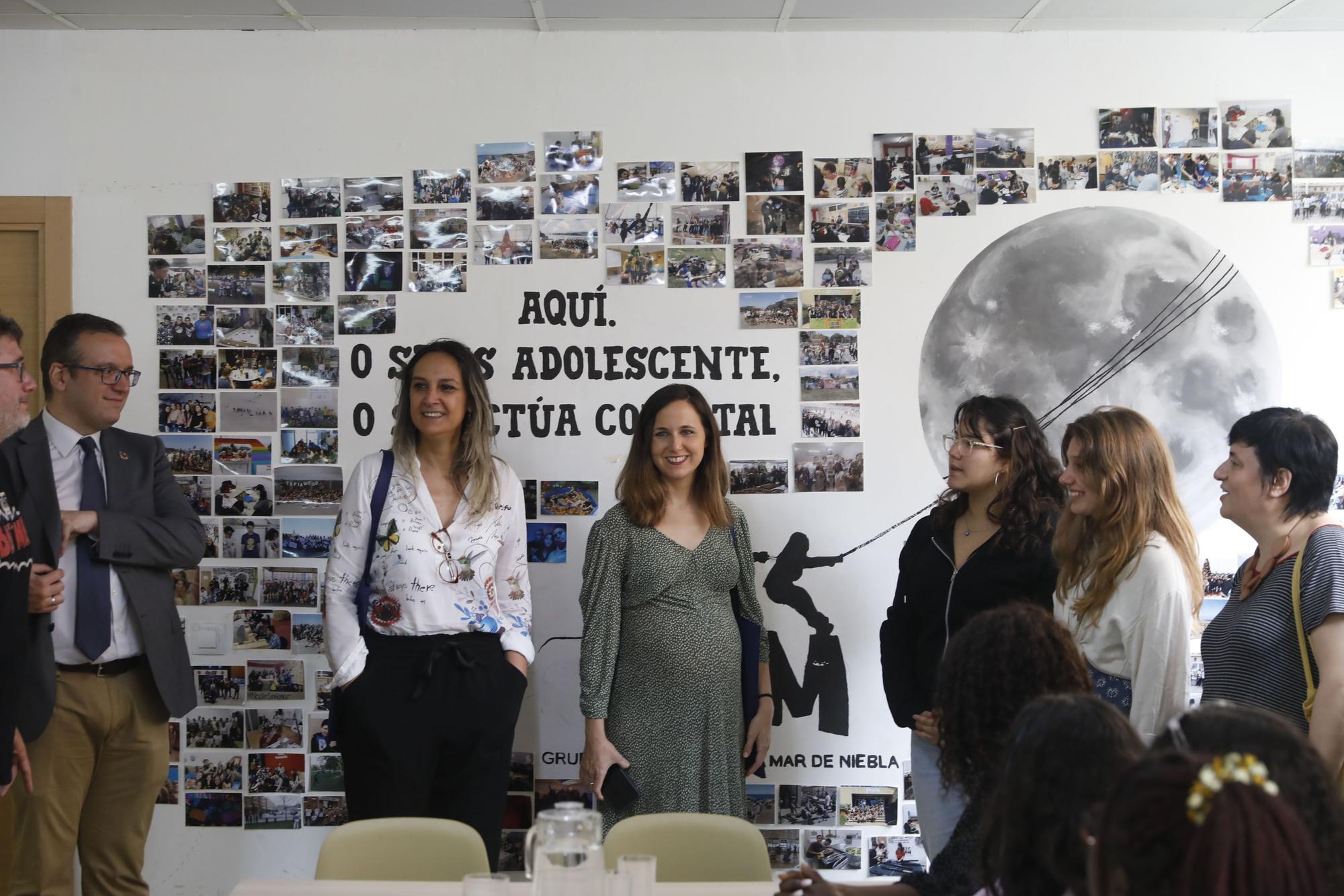 En imágenes: La ministra Ione Belarra visita la Fundación Mar de Niebla en Gijón
