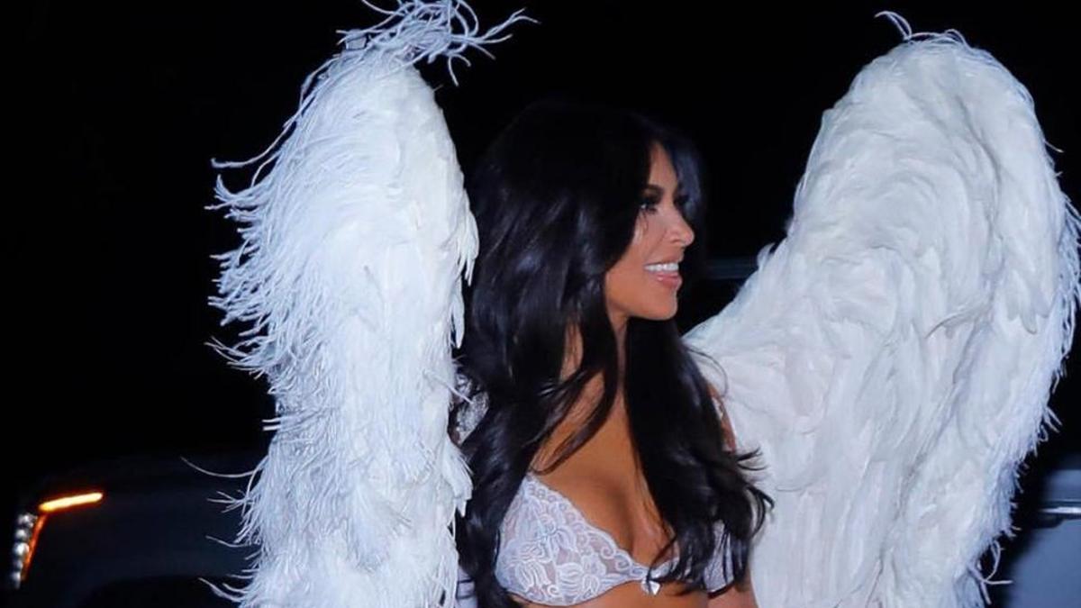 GUAU!! Ni pájaro, ni avión: es Kim Kardashian vestida de ángel