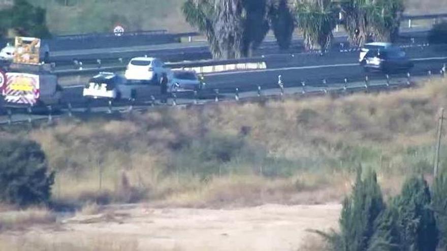 Un accidente corta un carril de la A-7 en Guadalupe y complica el tráfico hacia Lorca