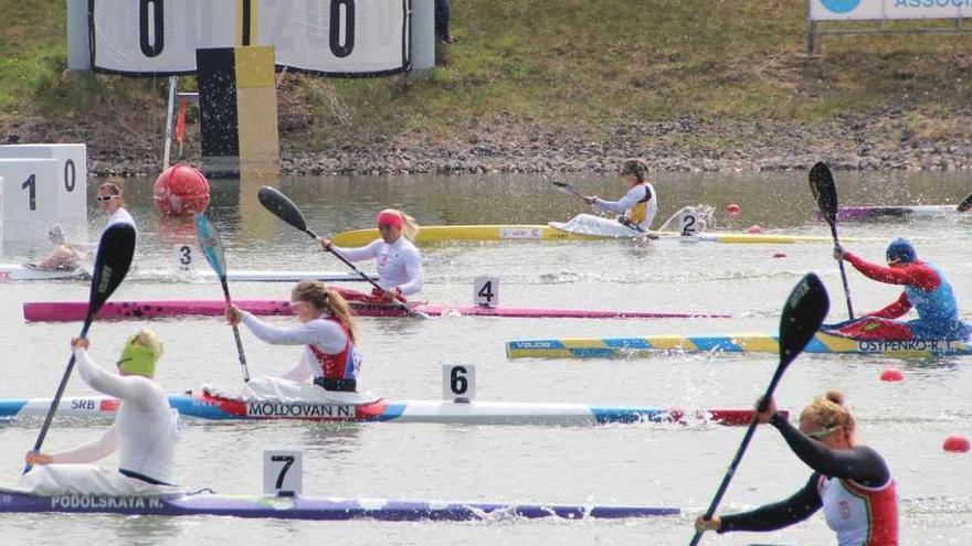 Teresa Portela, en primer término, durante la final de ayer del K-1 200.