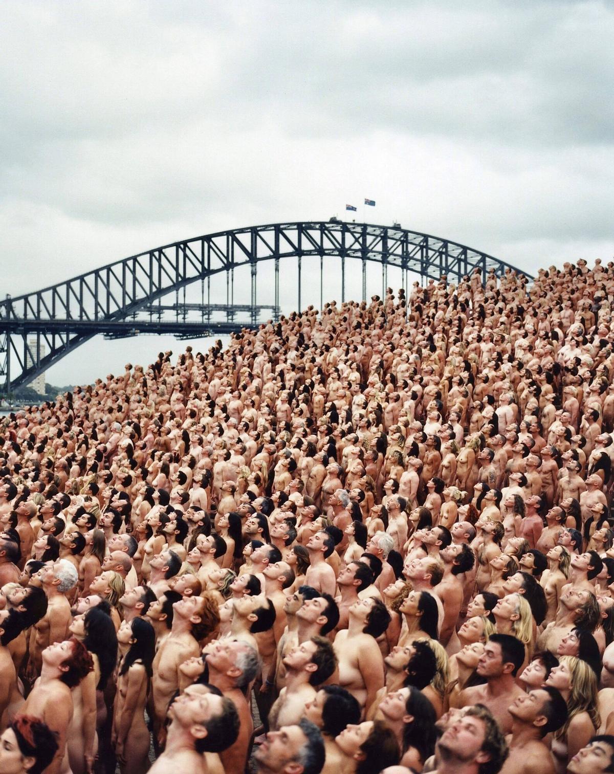Una de las piezas de Spencer Tunick, en Sydney, en 2010.