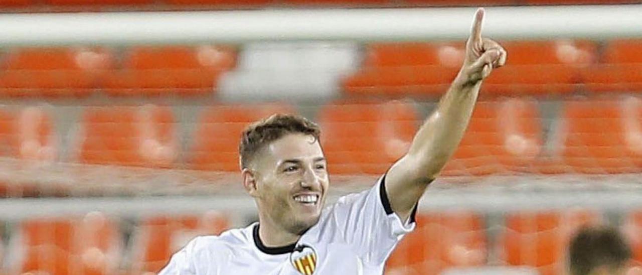 Manu Vallejo celebra un gol con el Valencia. | Europa Press