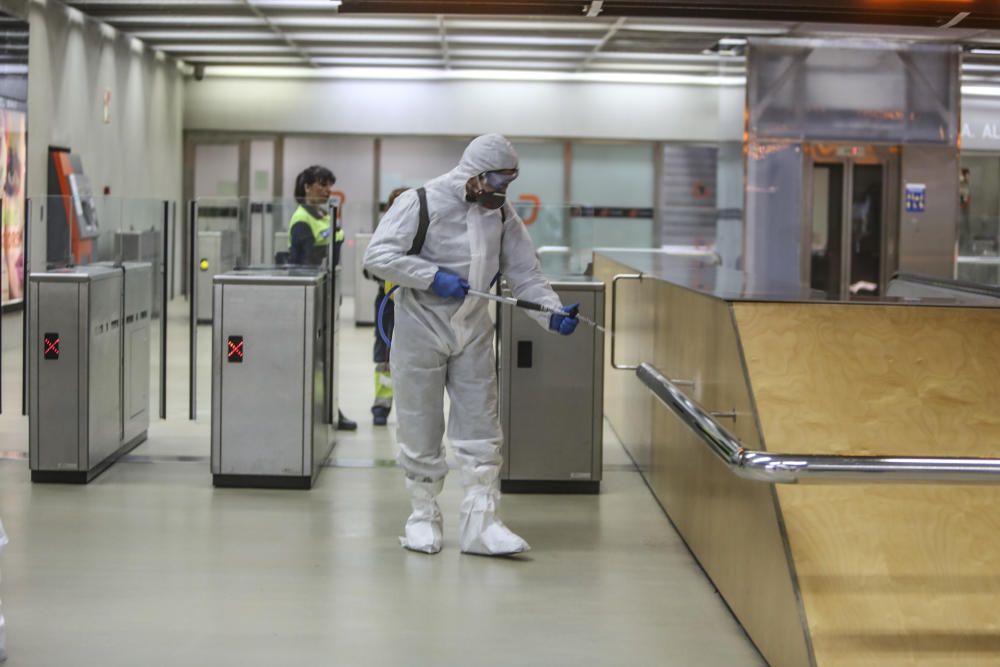 Trabajos de la UME en la Estacion de Renfe, Luceros y Hospital General de Alicante