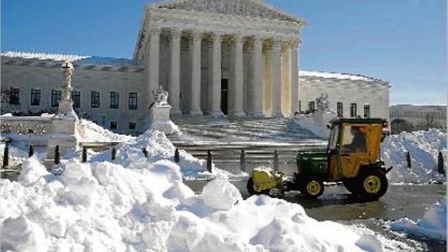 La costa est dels Estats Units es recupera de la gran nevada