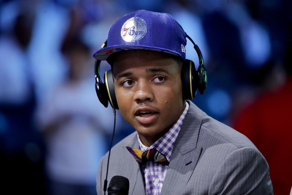 Markelle Fultz, cuando fichó por los Sixers.