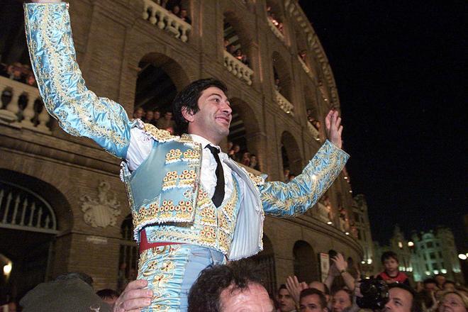 De torero a conseller, la evolución de Vicente Barrera en imágenes