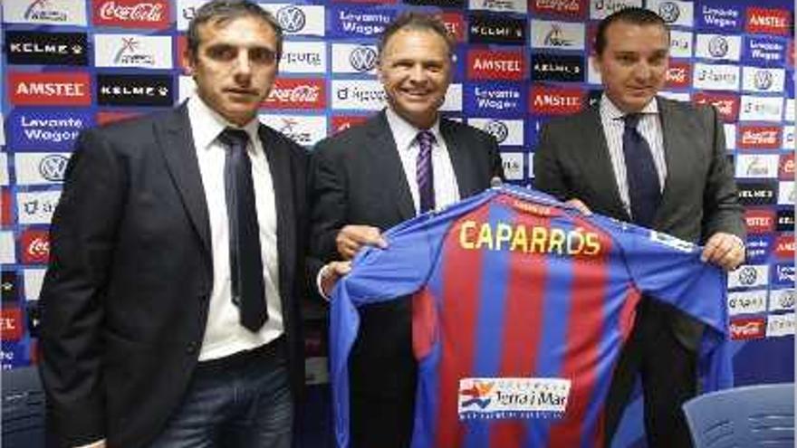 Manolo Salvador, Joaquín Caparrós y Quico Catalán, ayer en la rueda de prensa.