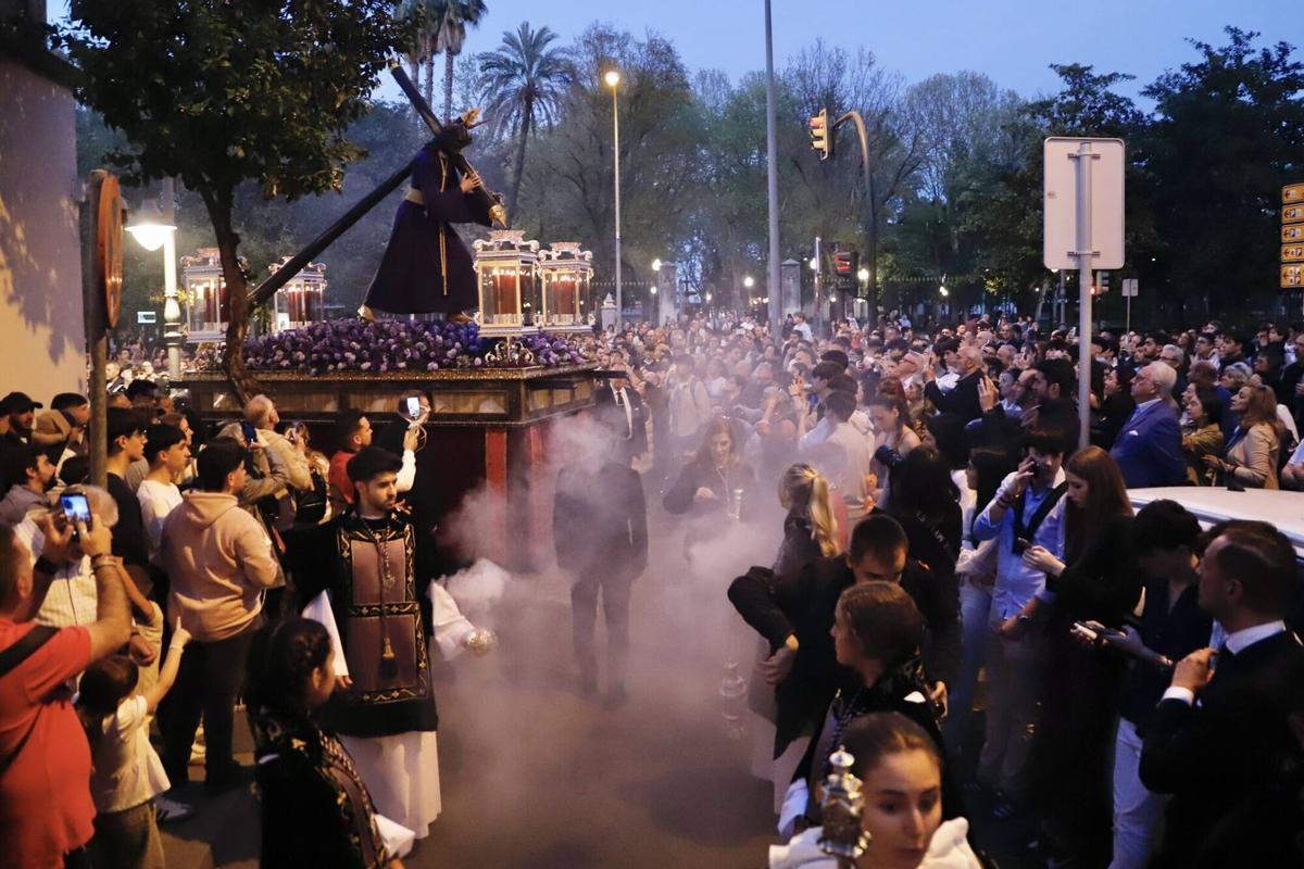 El vía crucis de la Quinta Angustia en Córdoba, en imágenes El vía crucis de la Quinta Angustia en Córdoba, en imágenes