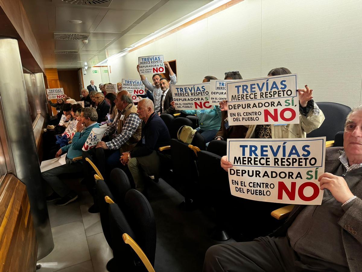 Vecinos de Trevías en la Junta General del Principado.