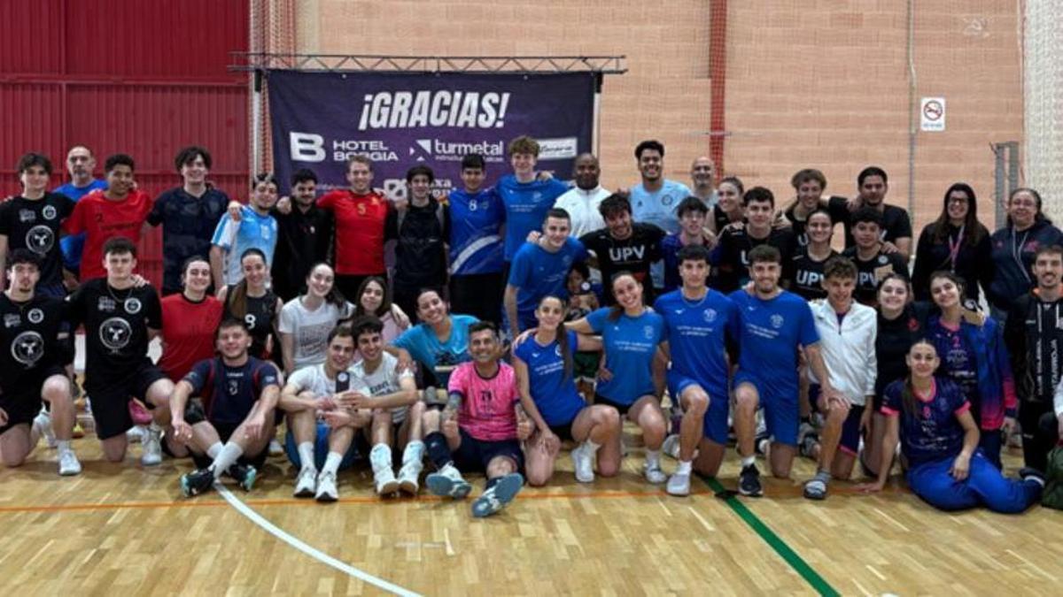Participantes en el Torneo del Club Voleibol Gandia