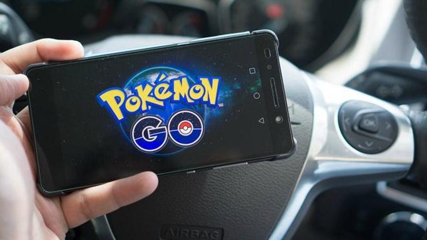 Un jugador de Pokémon Go choca contra un coche de la policía en Estados Unidos