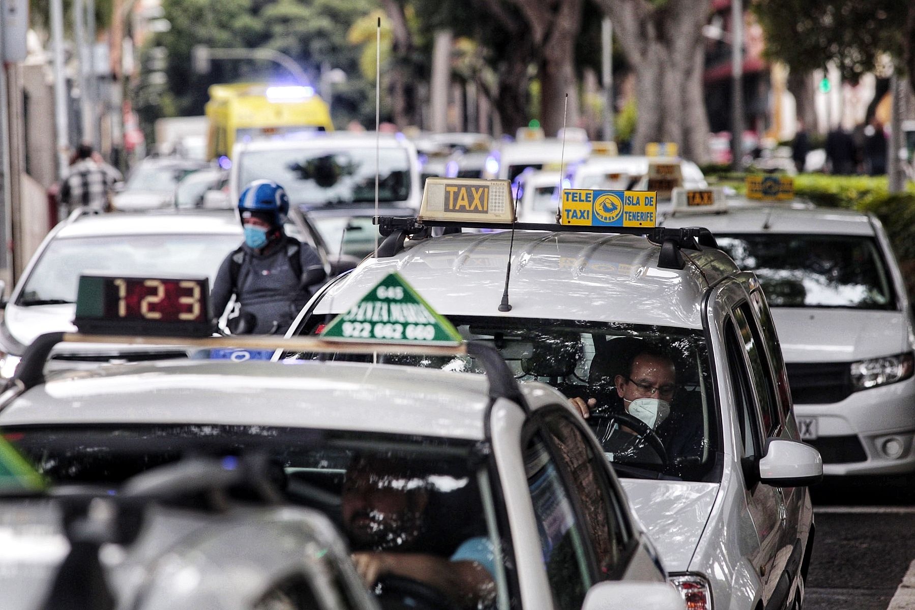 Caravana de taxis en Santa Cruz de Tenerife