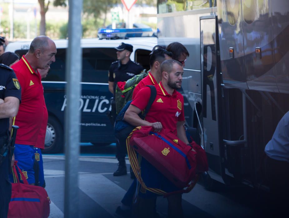 Los jugadores de la Selección llegan a Alicante