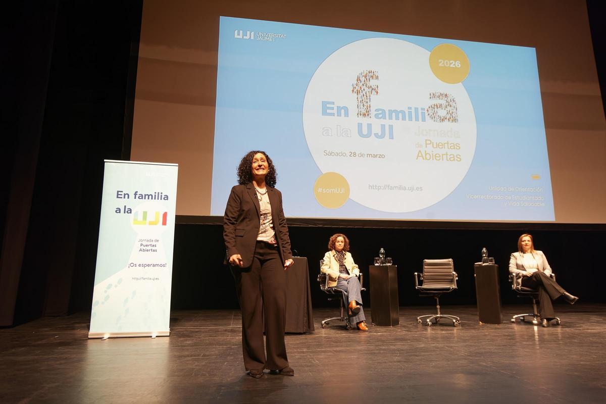La Jornada de Portes Obertes «En família a l’UJI» mostra a 1.200 persones l’oferta formativa i les instal·lacions i serveis del campus La Jornada de Portes Obertes «En família a l’UJI» mostra a 1.200 persones l’oferta formativa i les instal·lacions i serveis del campus