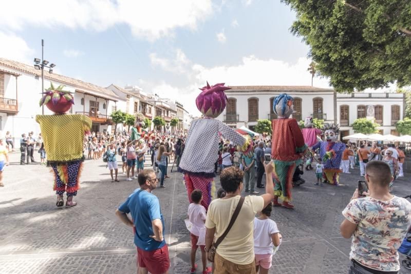 Fiestas del Pino en Teror: Subida de la Bandera en la Basílica