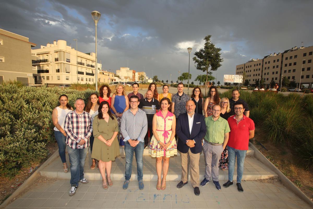 Toñi Martín Zarco, rodeada de su equipo antes de las elecciones de 2019, del que ahora se marcharán cuatro de los principales dirigentes