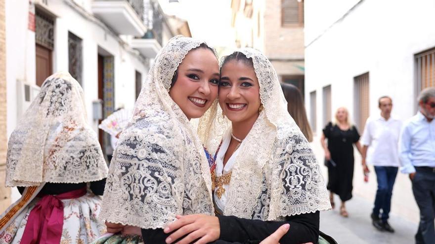 Sesión de mantilla y Procesión para Carmen y la corte en Xirivella