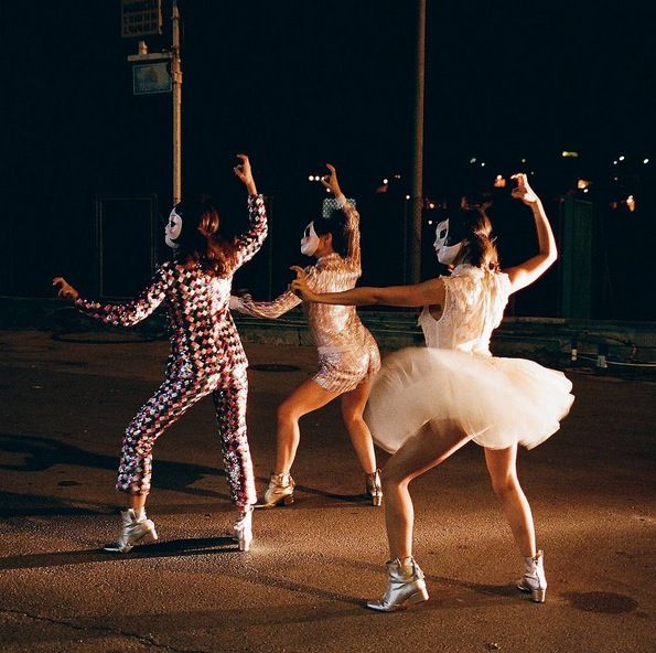 'Etiqueta Negra', la fashion film de Teresa Helbig
