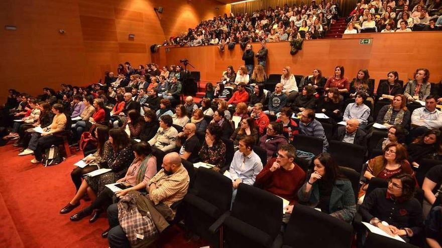 Asistentes al congreso sobre el autismo celebrado ayer en Pontevedra. // Gustavo Santos