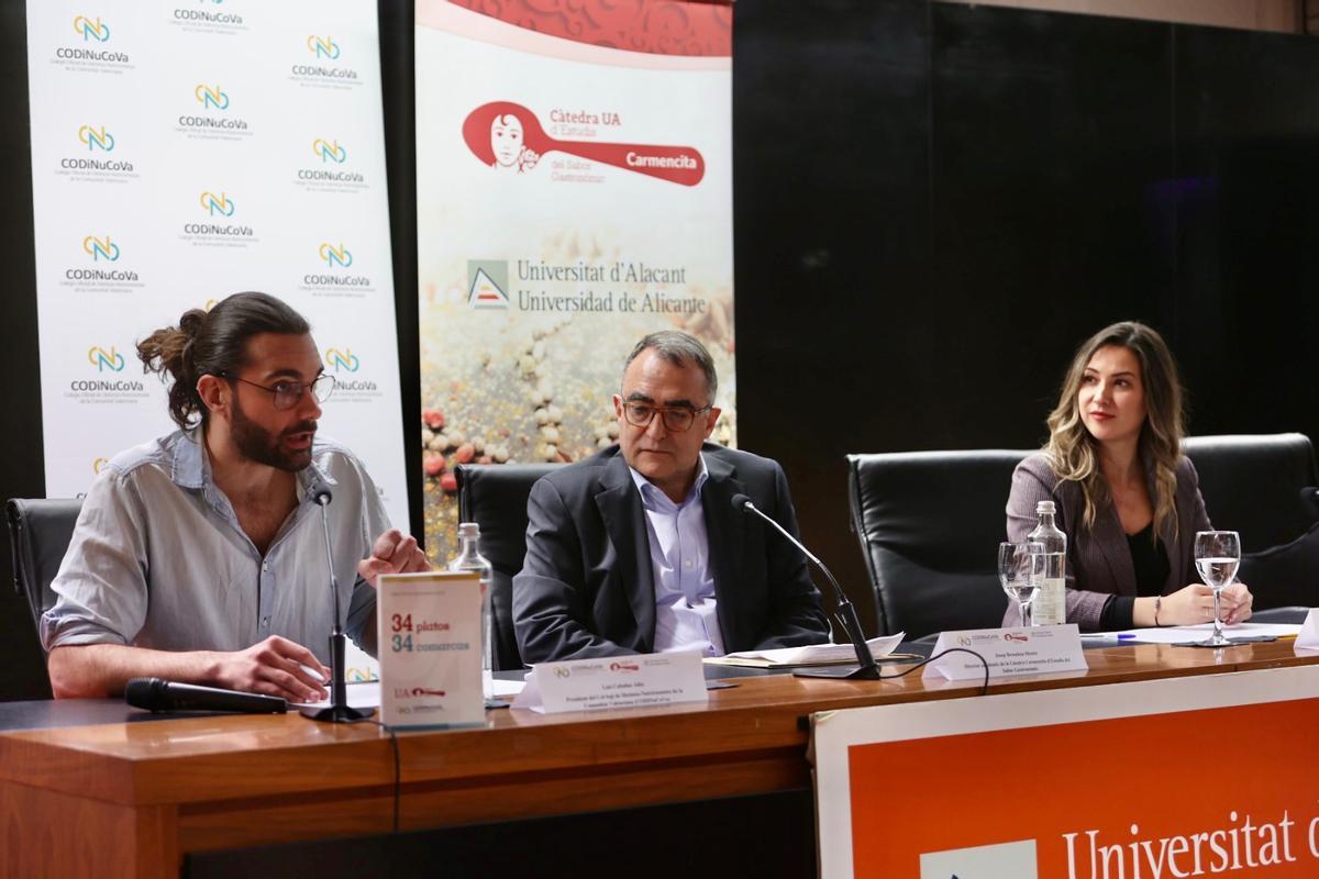 Luis Cabañas, Josep Bernabéu y María Tormo durante la presentación del recetario este lunes