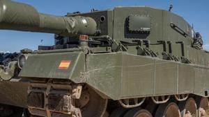 Indra prueba con éxito su radar Nemus de defensa activa en carros de combate Leopard