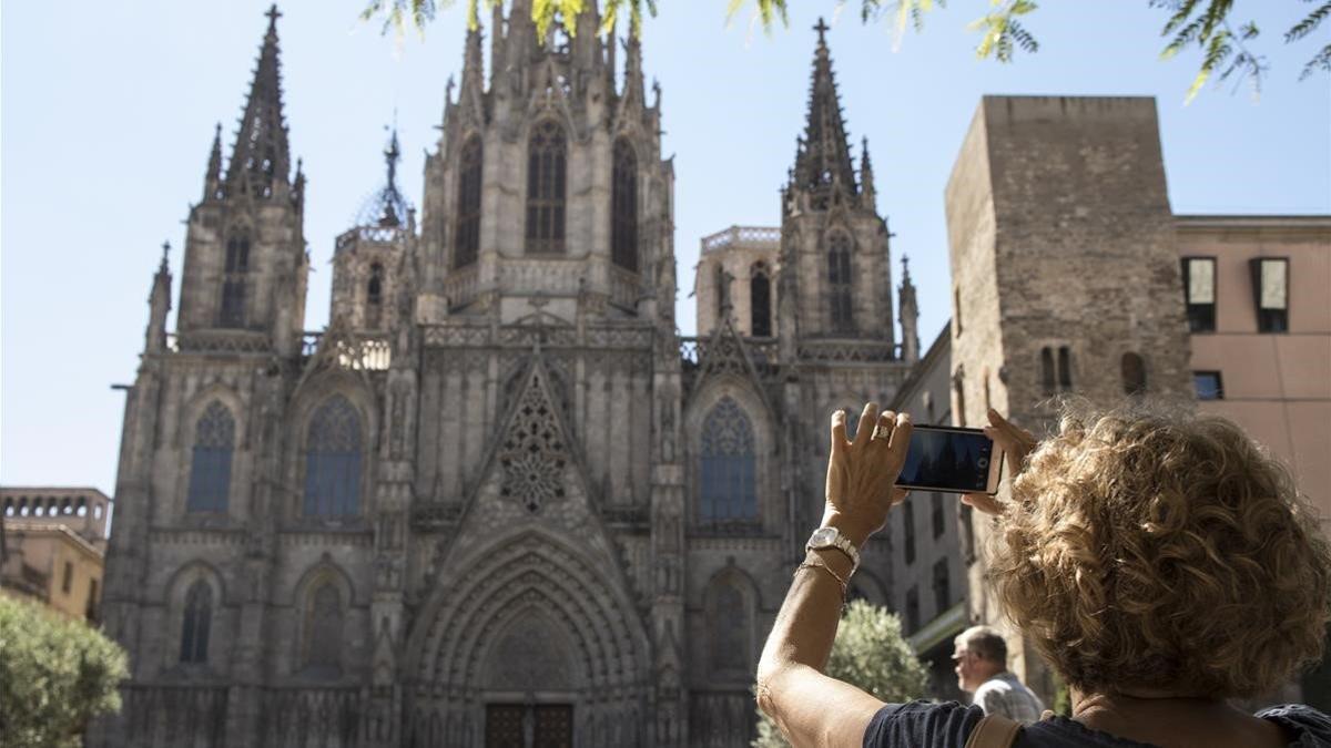 Descubiertos restos de un templo paleocristiano bajo la catedral de Barcelona