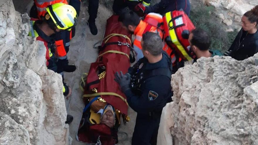 Los bomberos de Formentera piden precaución en los paseos cerca de los acantilados