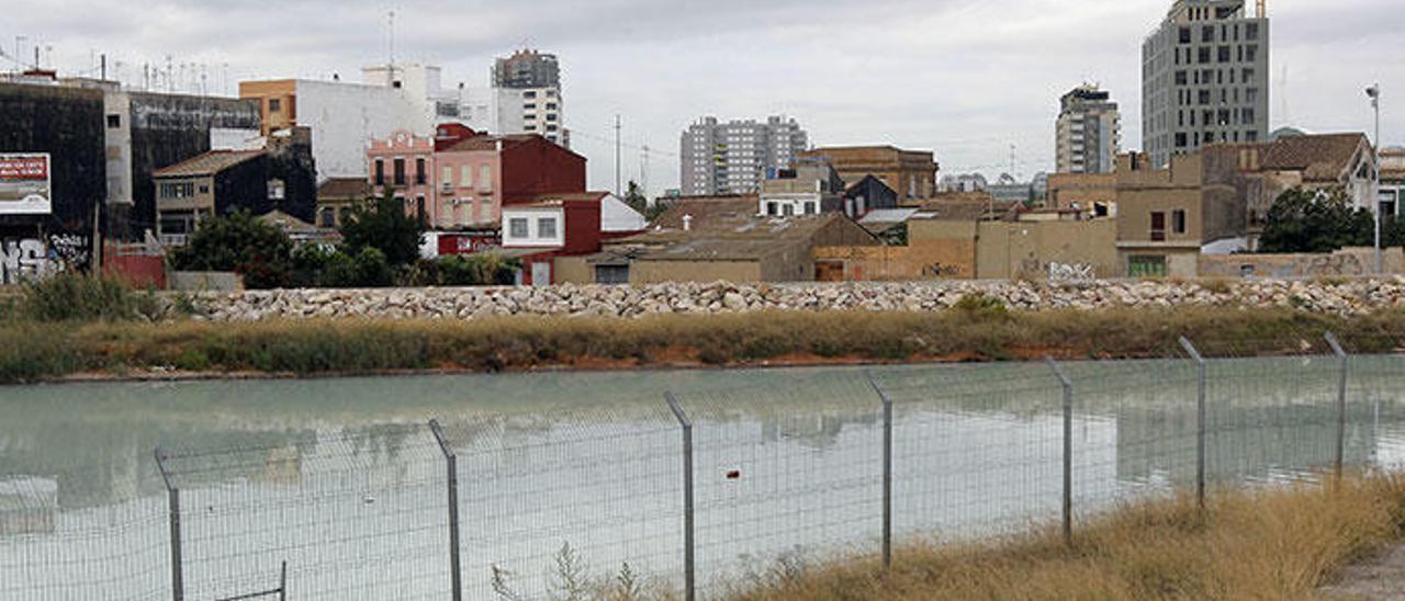 Los cauces de los ríos se han convertido en focos de contaminación habituales.