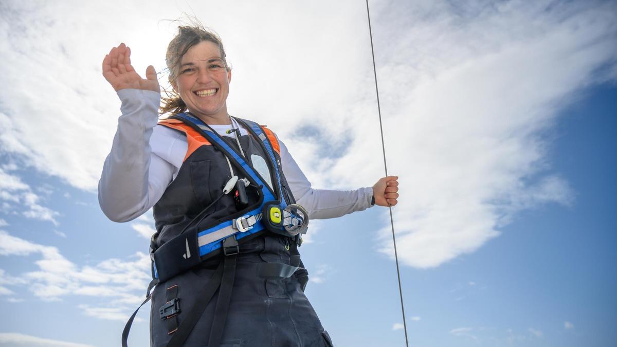 Aina Bauzà auf ihrem Boot.