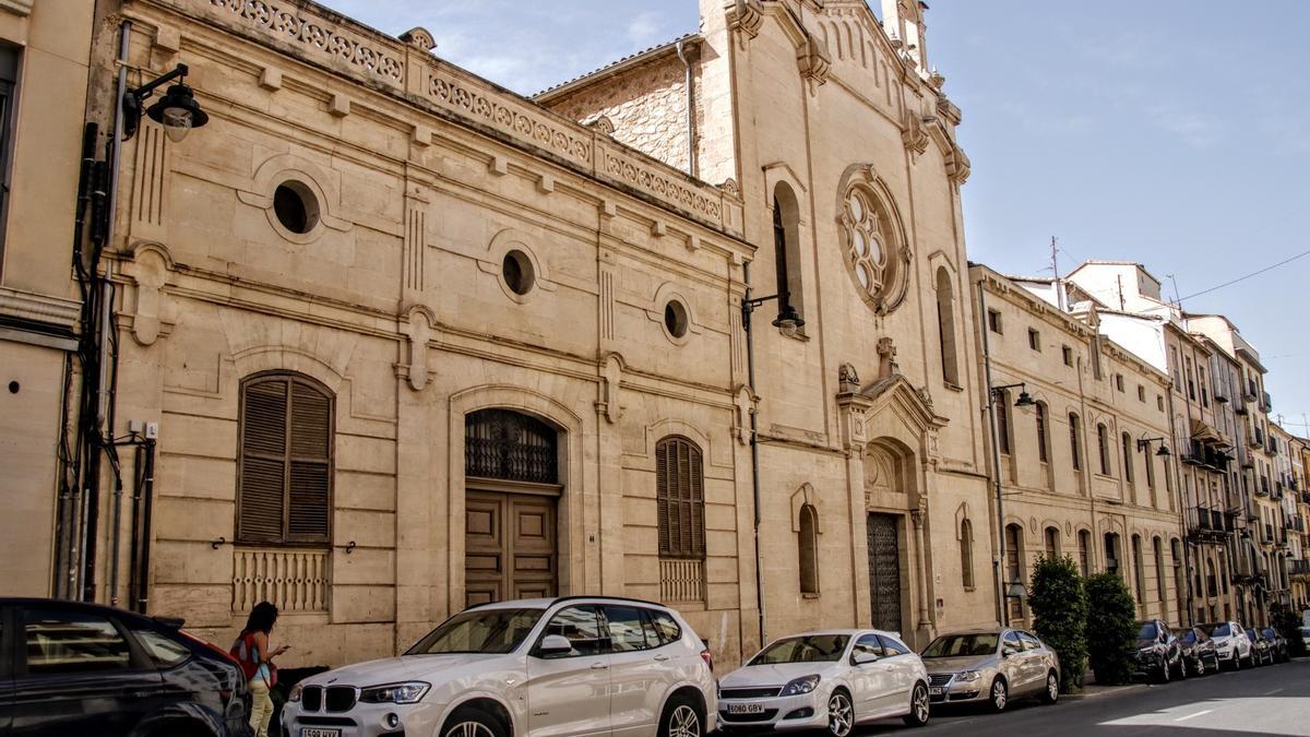 Vista de todo el complejo del antiguo asilo donde irán la pinacoteca y el museo de Camilo Sesto.