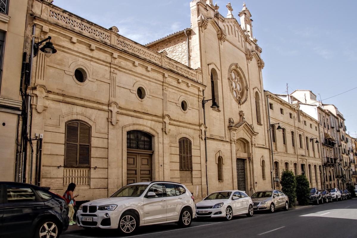 Vista de todo el complejo del antiguo asilo donde irán la pinacoteca y el museo de Camilo Sesto.