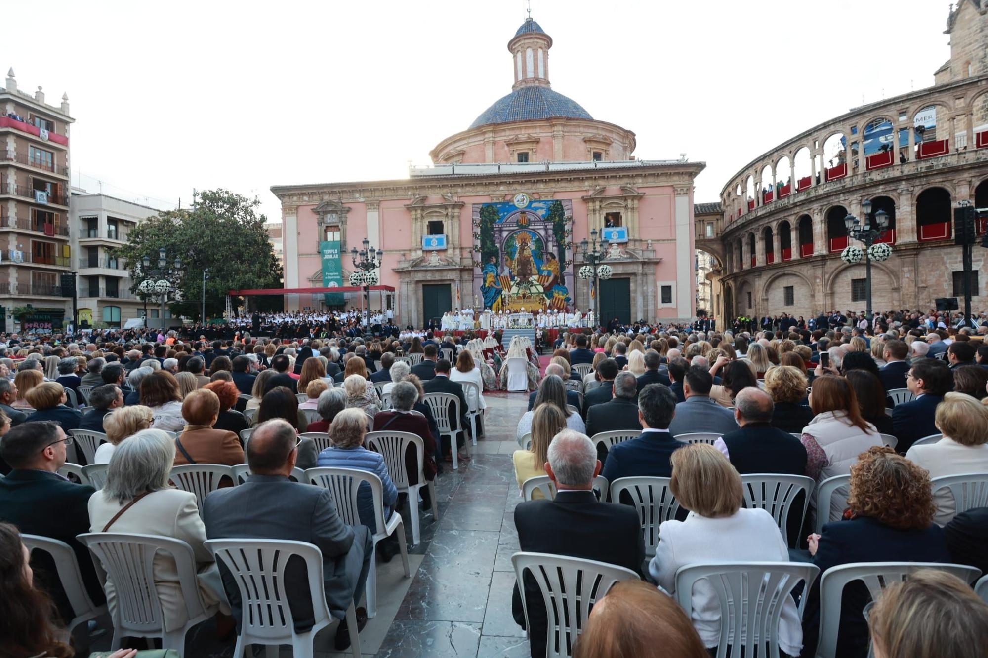Todas las fotos de la Missa d'Infants en la plaza de la Virgen