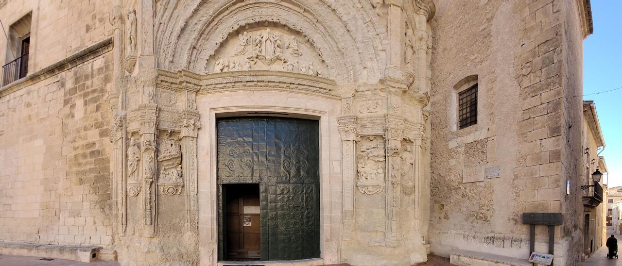 Estado de la portada de la iglesia de Biar tras concluir los trabajos de restauración.
