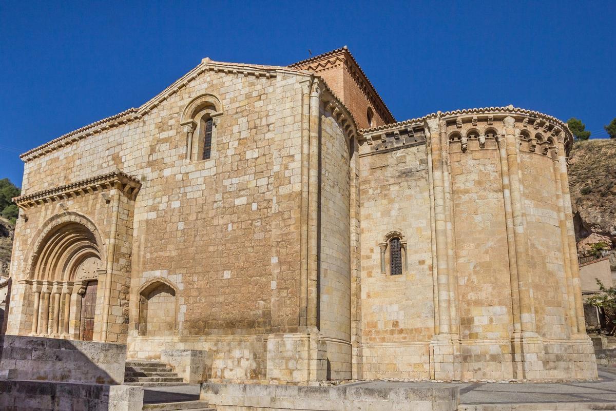 Iglesia románica de San Miguel.